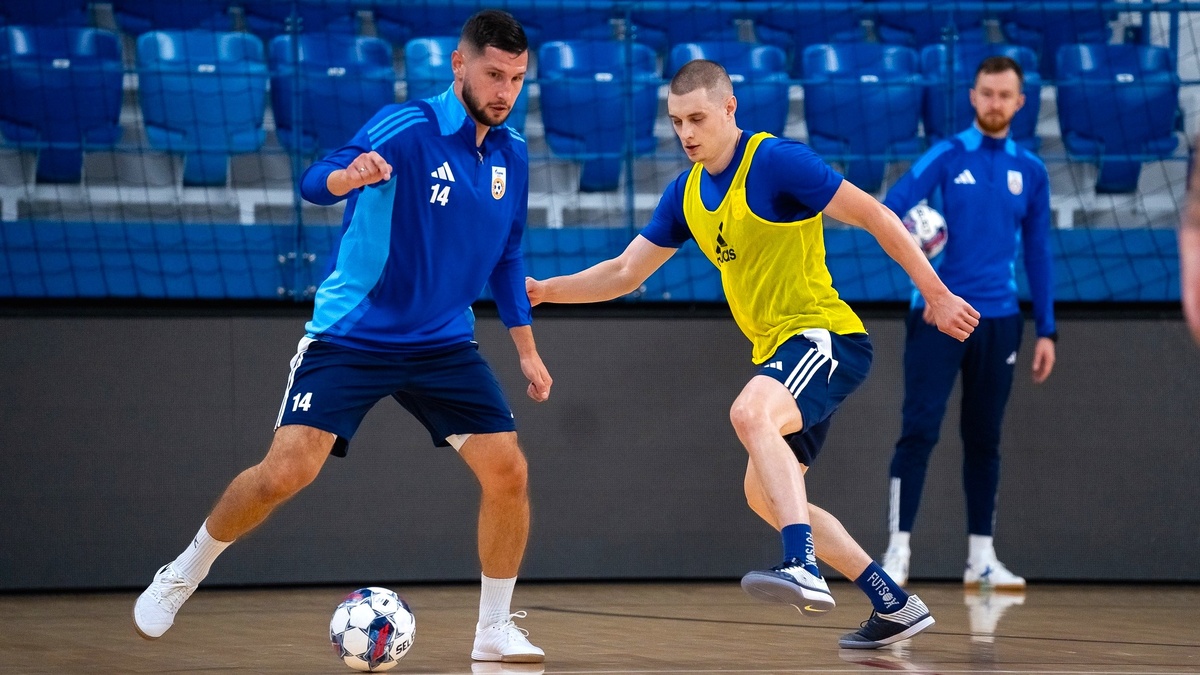    Футболисты «Газпром-Югры» готовятся к серии домашних игр в Югорске