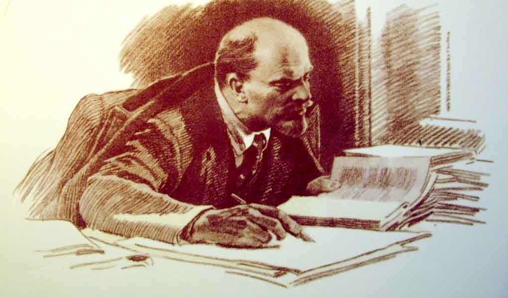 В.И.Ленин работает с книгой