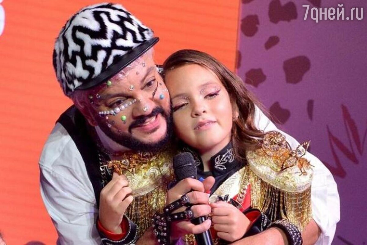    Филипп Киркоров и Алла-Виктория Киркорова Социальные сети