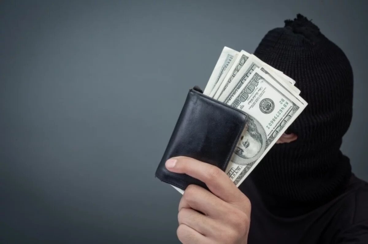    Жители Воронежской области за сутки потеряли 11,8 миллионов рублей