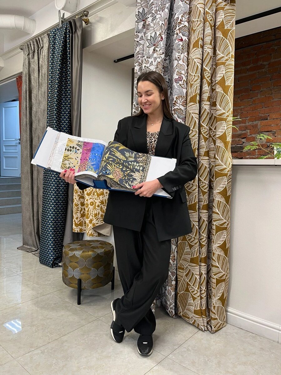 Состоялись презентации новой коллекции тканей фабрики Safeco (Сафеко) в нескольких салонах города Новосибирска (FABRICA | Шторы Новосибирск, салон штор "Декатель"), которая привлекла внимание дизайнеров, архитекторов, декораторов. Участники встречи смогли лично оценить качество материалов, их текстуру и цветовые решения. 