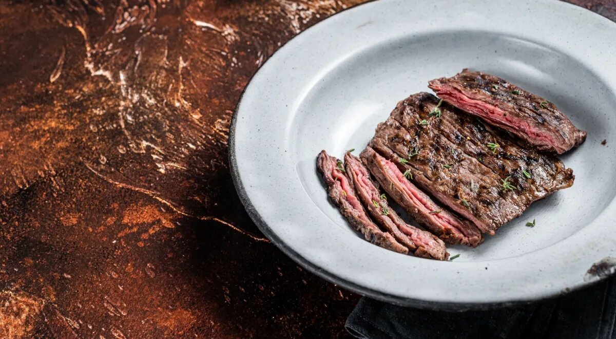   Скерт-стейк (Shutterstock/FOTODOM)