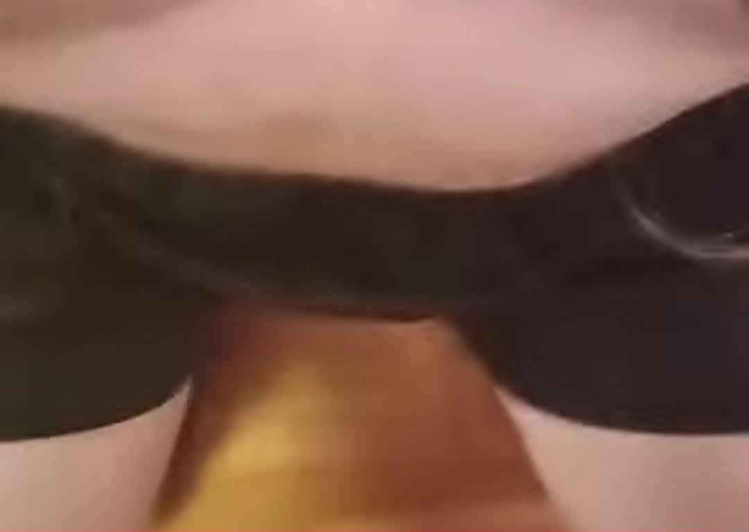 Да ещё говорит, что стоят пол ляма. Думаю, врёт! 