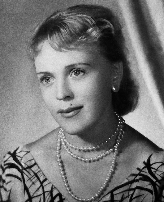  Студентка Ижевского педагогического училища Нина Одиянкова, 1950-е годы. Фото: предоставлено Музеем города Ижевска, обработка – Азат Светлов