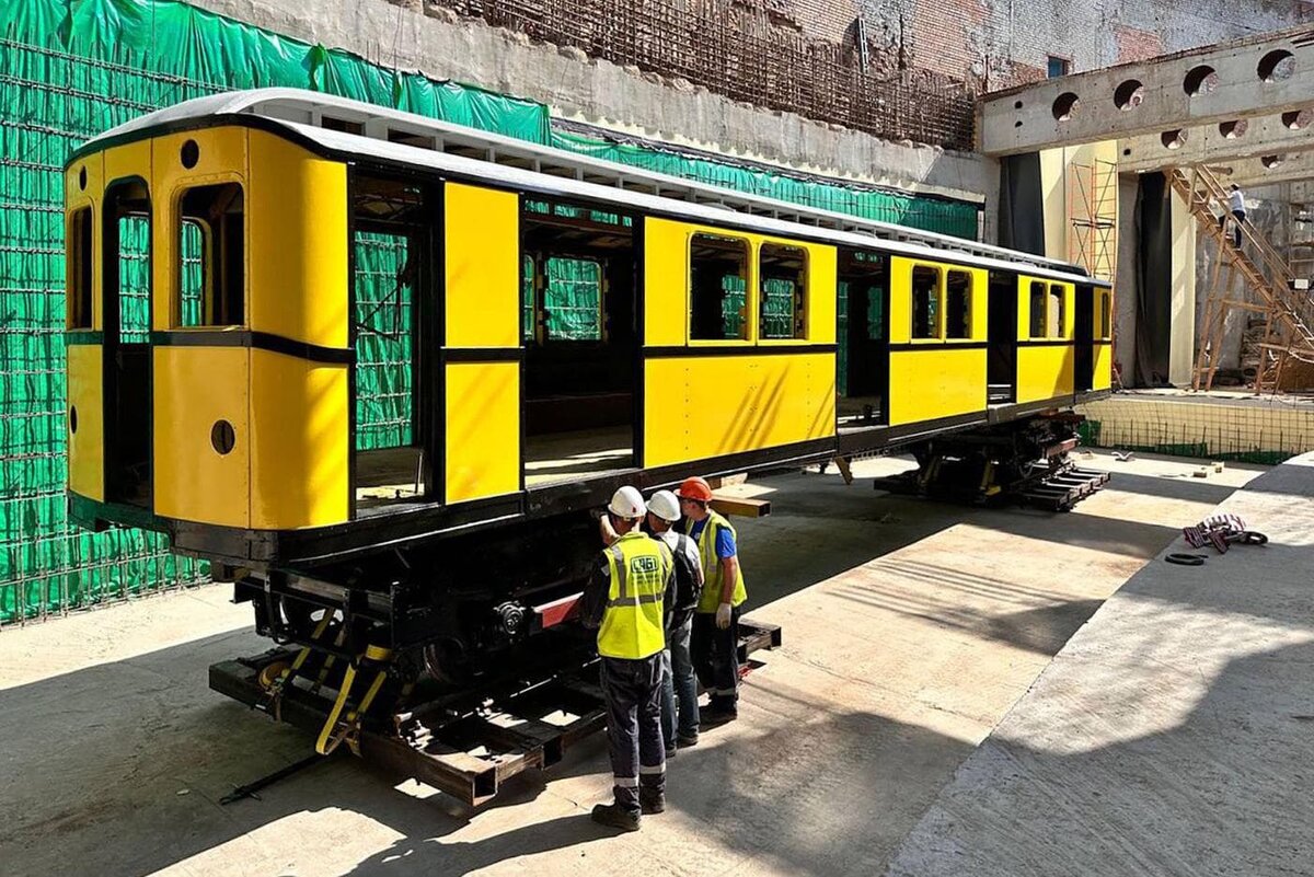    После окончания работ внутрь вагона сможет зайти каждый москвич.Пресс-служба Департамента транспорта и развития дорожно-транспортной инфраструктуры города Москвы