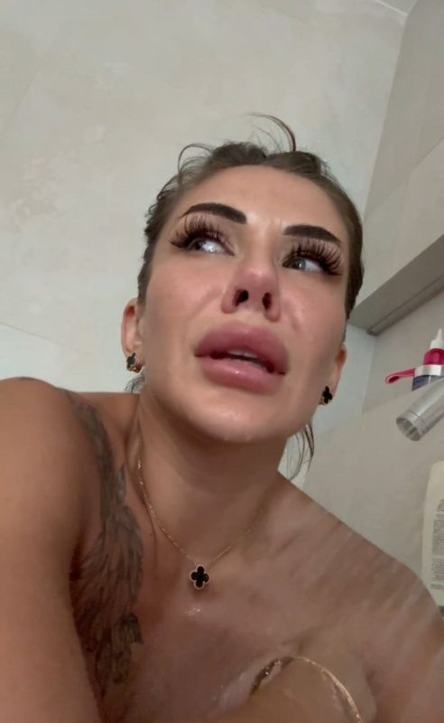    Из-за трагичного случая София много плакала и страдала