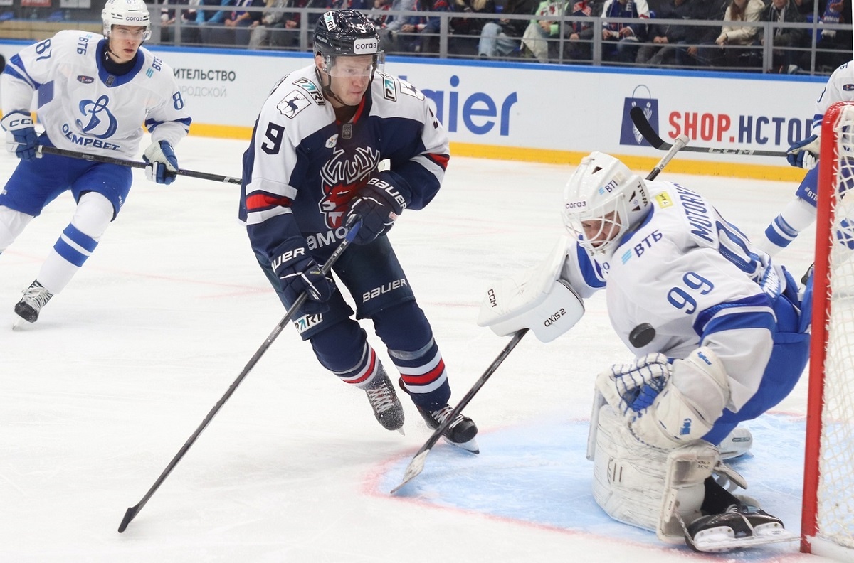    Дмитрий Кагарлицкий в играх минувшей недели набрал 3 очка (1 + 2), КХЛ дважды включила его в число трёх звёзд матча