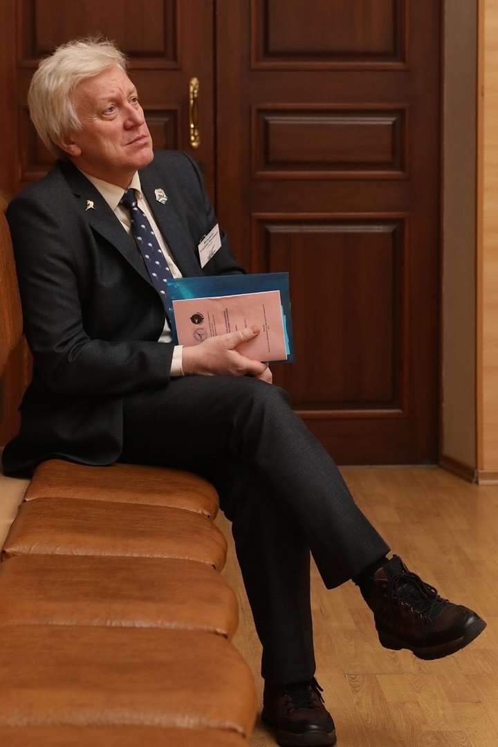 ВЛАДИМИР МЕЛЬНИКОВ