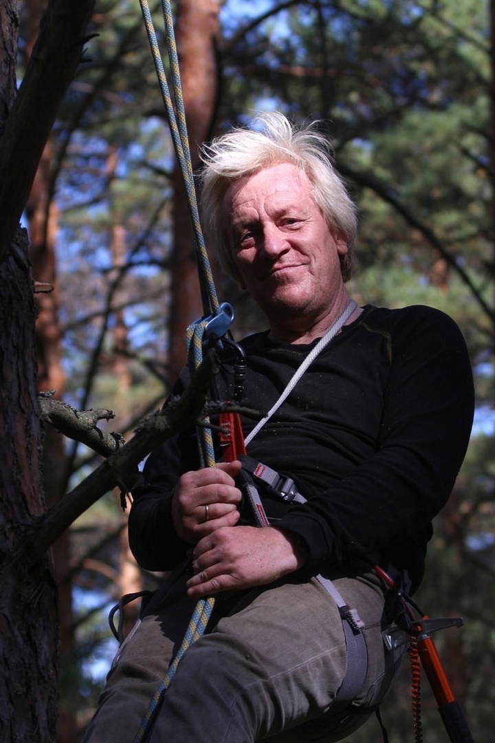 Владимир Мельников за работой