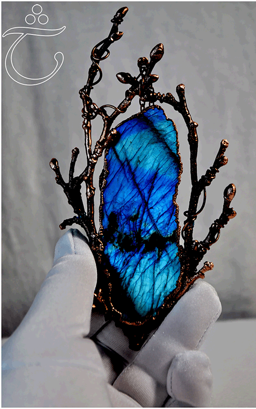 Украшение с лабрадоритом, Ласселанта