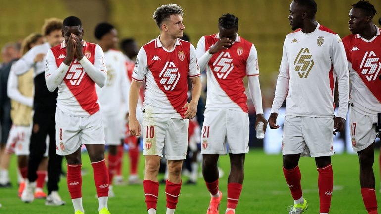    Полузащитник «Монако» Александр Головин (в центре). AFP