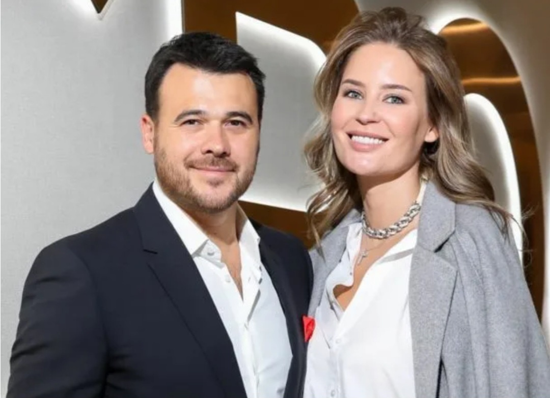 Алена Гаврилова взяла и отхватила лакомый кусочек для многих женщин в шоу бизнесе. Ей реально многие из шоу завидуют. Ведь не только она хочет жить в теплой стране, рядом с морем и в богатом и комфортном доме. С жильем у таких людей точно нет проблем