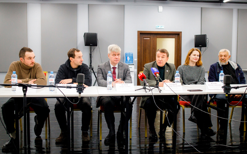  Пресс-конференция с министром культуры Удмуртии, директором и актерами Псковского драмтеатра. Фото: Драмтеатр Удмуртии