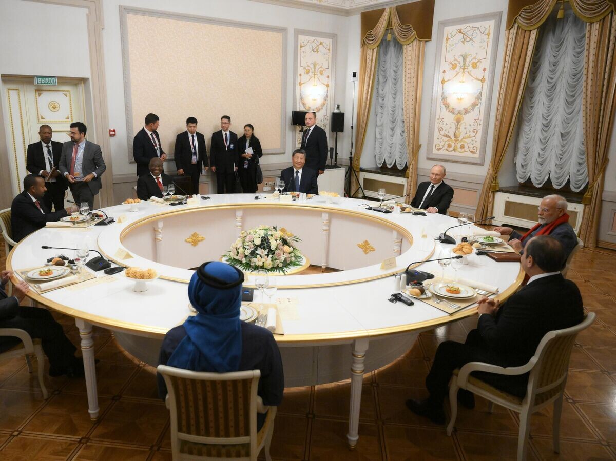    Неформальный обед глав делегаций стран БРИКС в рамках XVI саммита БРИКС в Казани© Фотохост-агентство brics-russia2024.ru