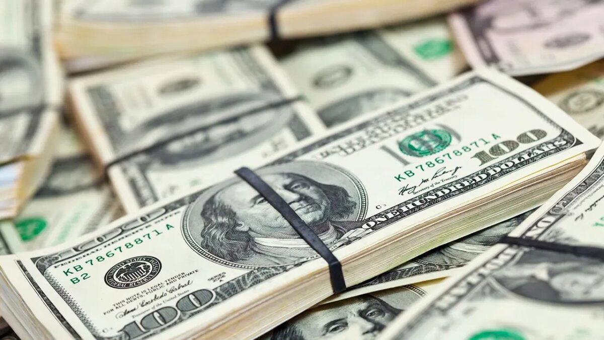    Доллары США.