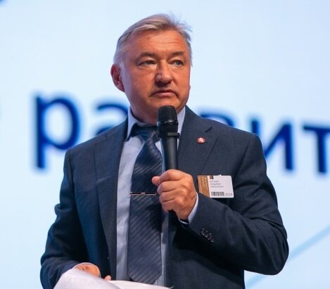 Генеральный директор АО ЧЛМЗ Боглаев Владимир Николаевич