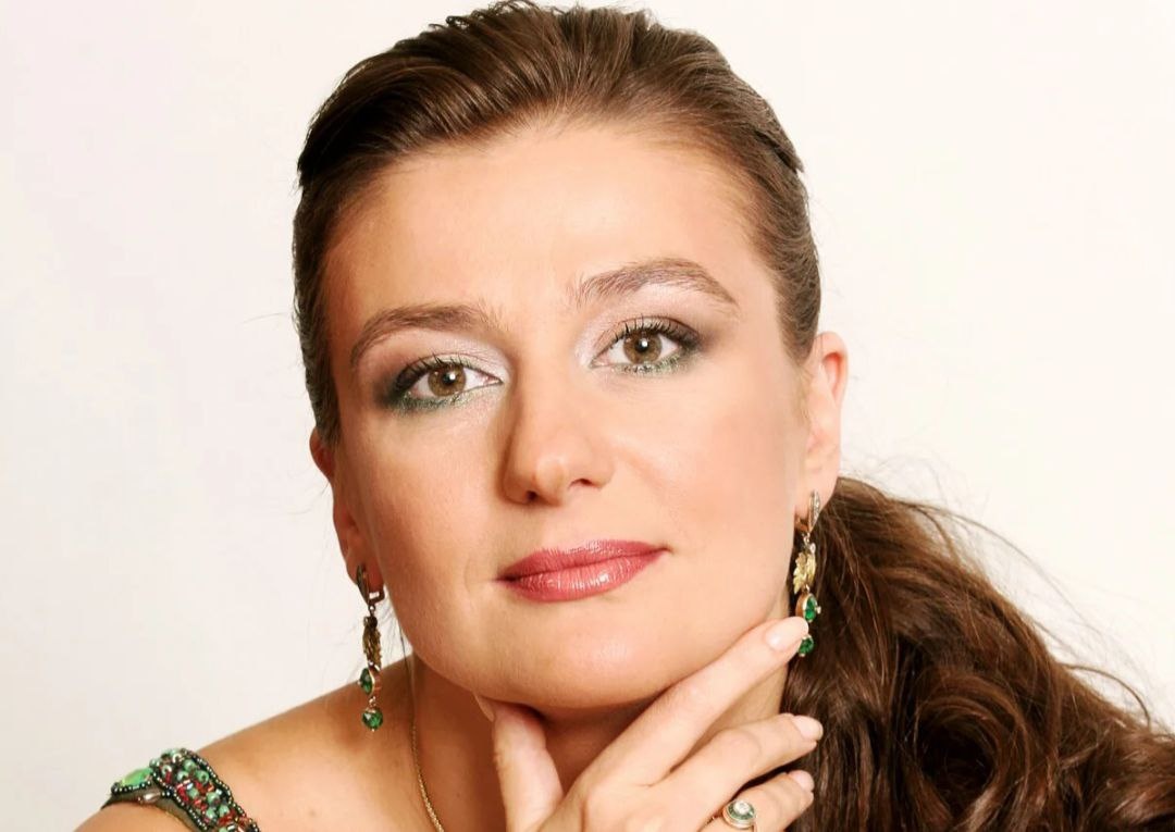 на фото Анастасия Мельникова