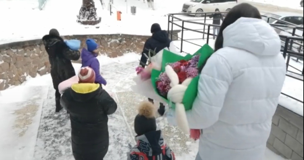 Фото когда дочь забирали с роддома