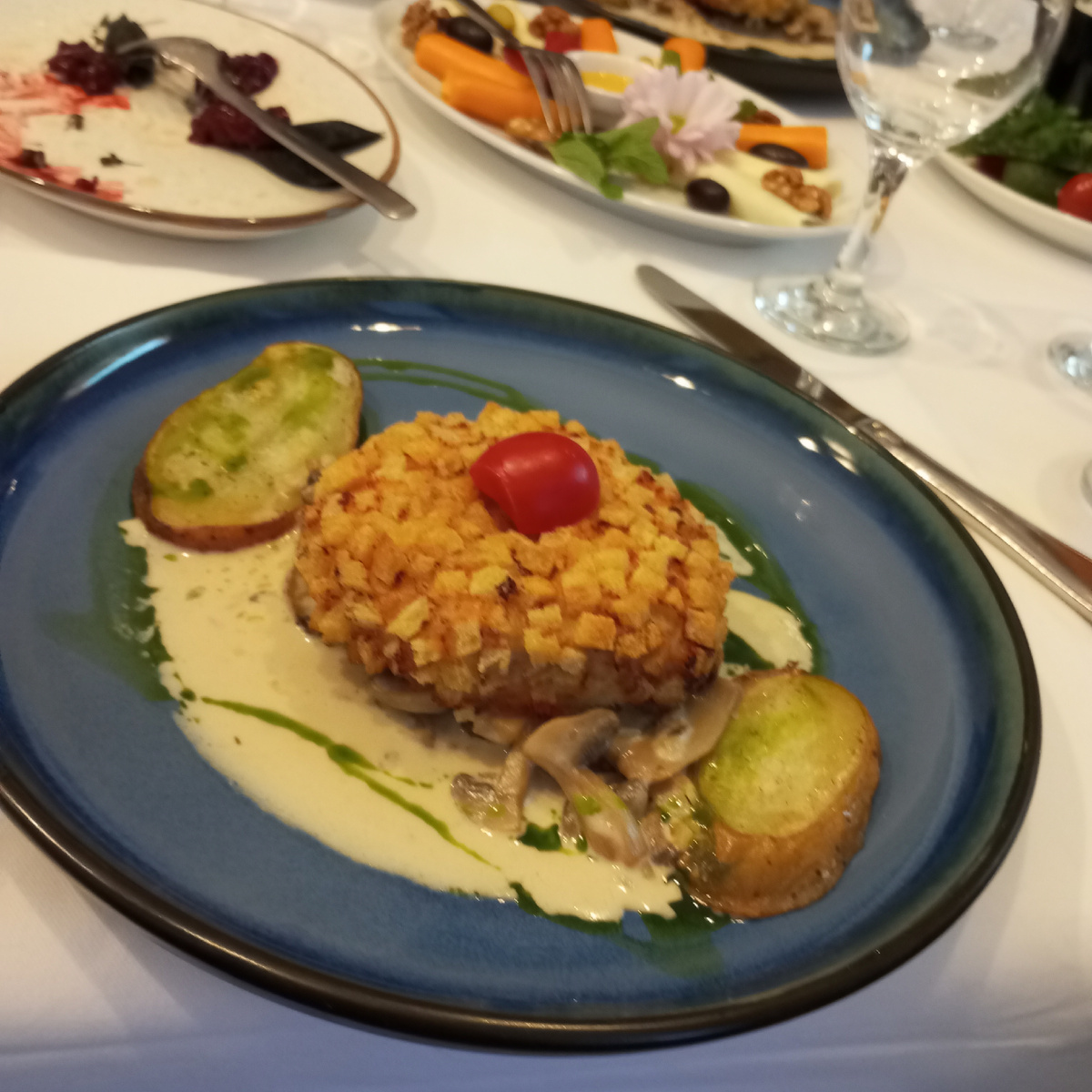 Просто вкусная еда из ресторана "Москва ".Когда-нибудь сделаю обзор саратовских ресторанов. 