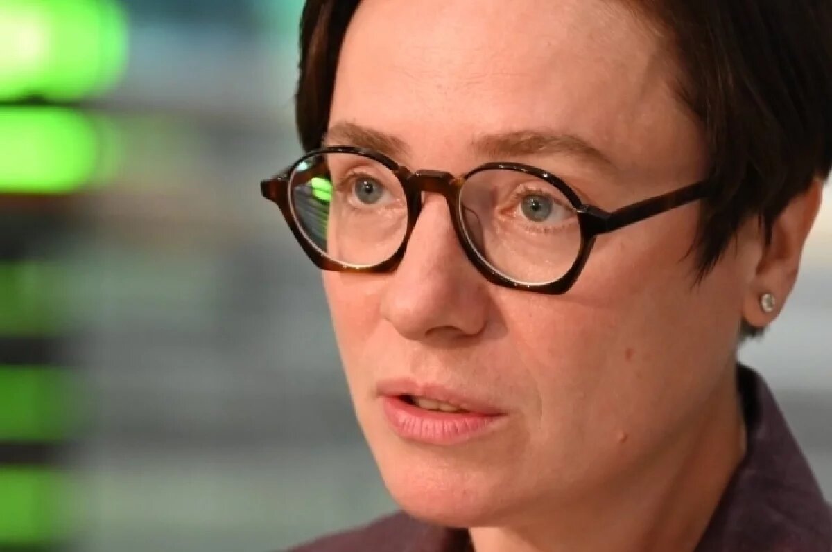    Тутта Ларсен.