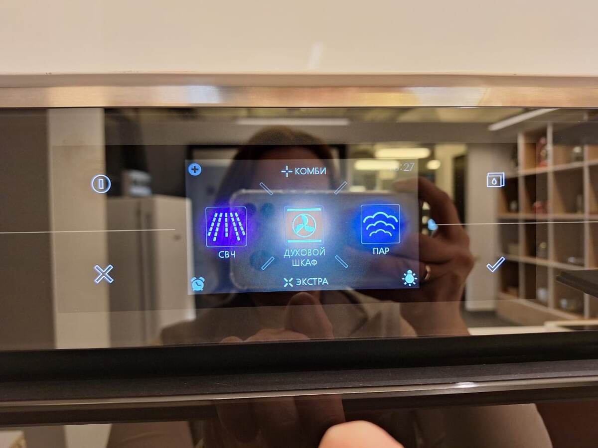 функция пароварки в таких духовках выделяется отдельным блоком программ