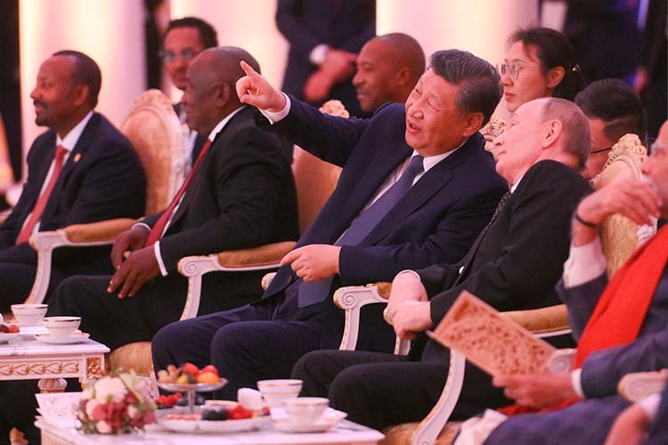    Выступление перед Путиным, Си и другими мировыми лидерами, отметила мама молодого скрипача Екатерина Елсакова, прошло «очень хорошо».   
Фото: Александр Кряжев/фотохост-агентство brics-russia2024.ru