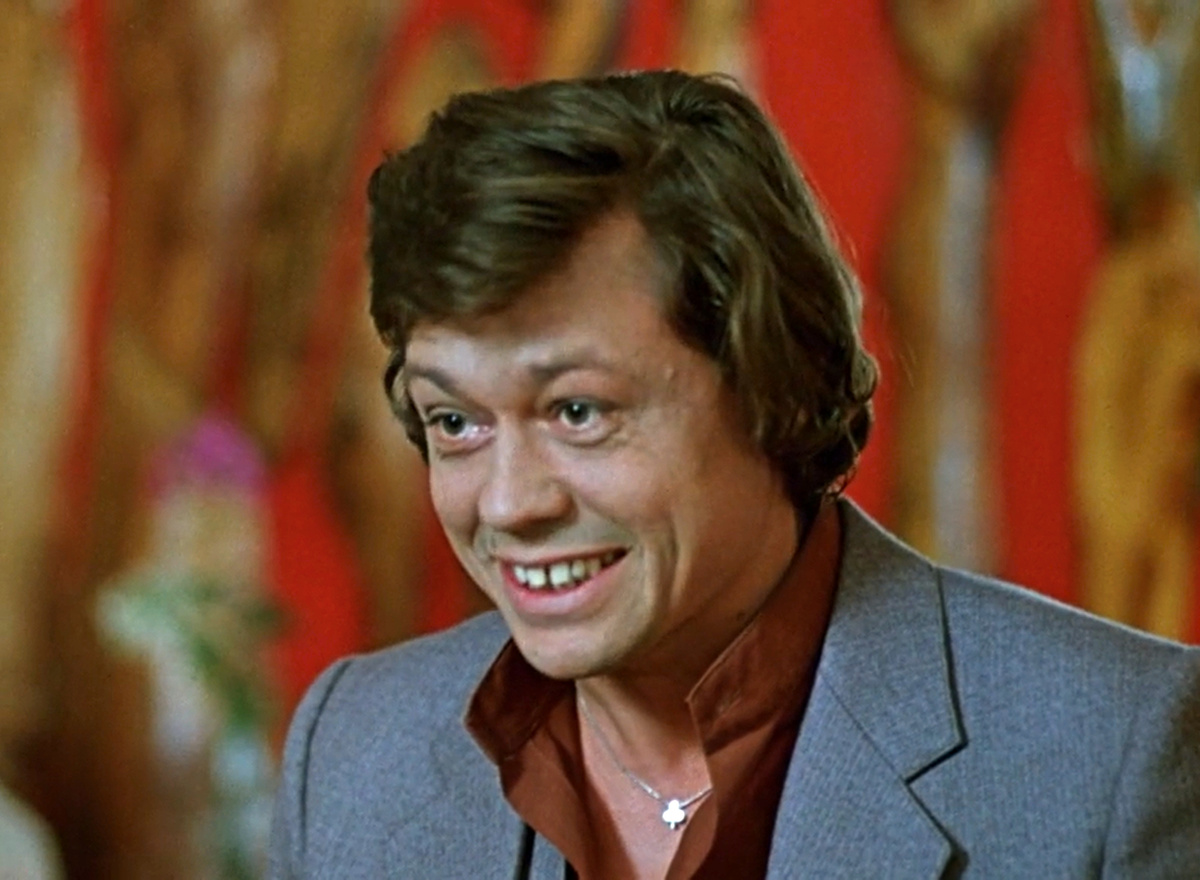 Кадр из кинофильма "Дамы приглашают кавалеров", 1980 г., режиссер Иван Киасашвили, сценаристы Александр Бородянский, Карен Шахназаров, композитор Богдан Троцюк (скриншот)