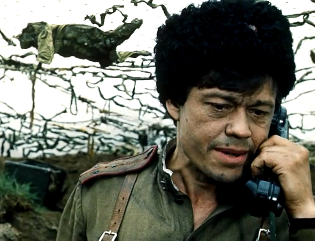 Кадр из кинофильма "Батальоны просят огня", 1985 г., режиссеры Владимир Чеботарев, Александр Боголюбов, Юрий Бондарев, Александр Боголюбов, композитор Андрей Петров (скриншот)