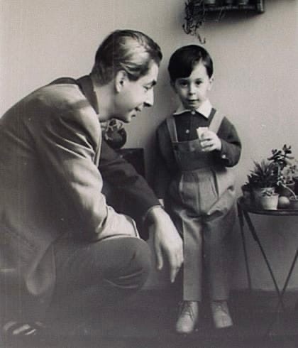 Композитор Микаэл Таривердиев с сыном Кареном. Тбилиси, 1963 г.