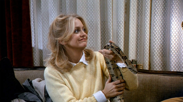 Кадр из фильма "Грязная игра" (1978)