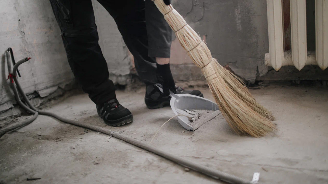 При заливке толстого слоя стяжки недопустимо забывать и об армировании