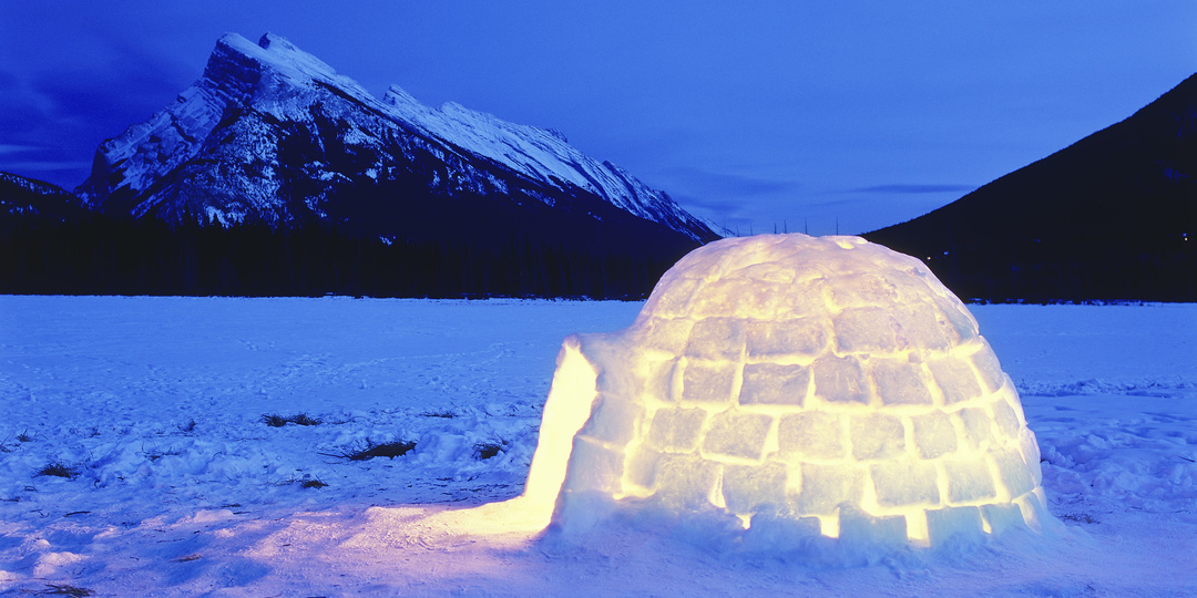 Почему иглу эскимосов не тают, хотя внутри тепло?