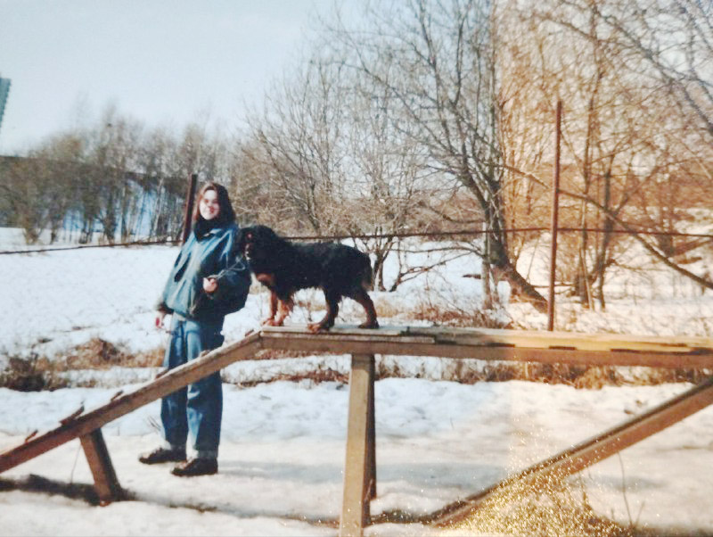 За качество фото сразу извиняемся, чем богаты. 93-й год, кажется