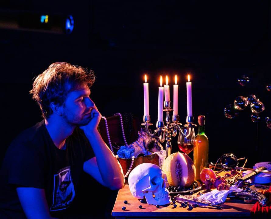 Ярослав Шевалдов — художественный руководитель и режиссёр Московского драматического театра имени Сергея Есенина.