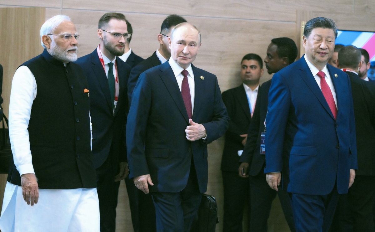 Из открытых источников в интернете. На саммите БРИКС в Казани.