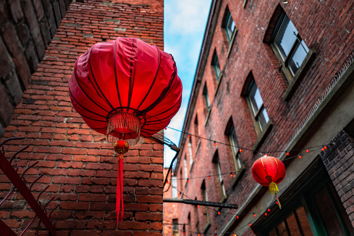 Источник: https://ru.freepik.com/free-photo/chinese-lanterns-fan-tan-alley-chinatown-victoria-bc-canada_11503050.htm#fromView=search&page=1&position=15&uuid=db64be18-0dbe-4a06-97bb-fb73f30bc30c&query=%D0%BA%D0%B8%D1%82%D0%B0%D0%B9