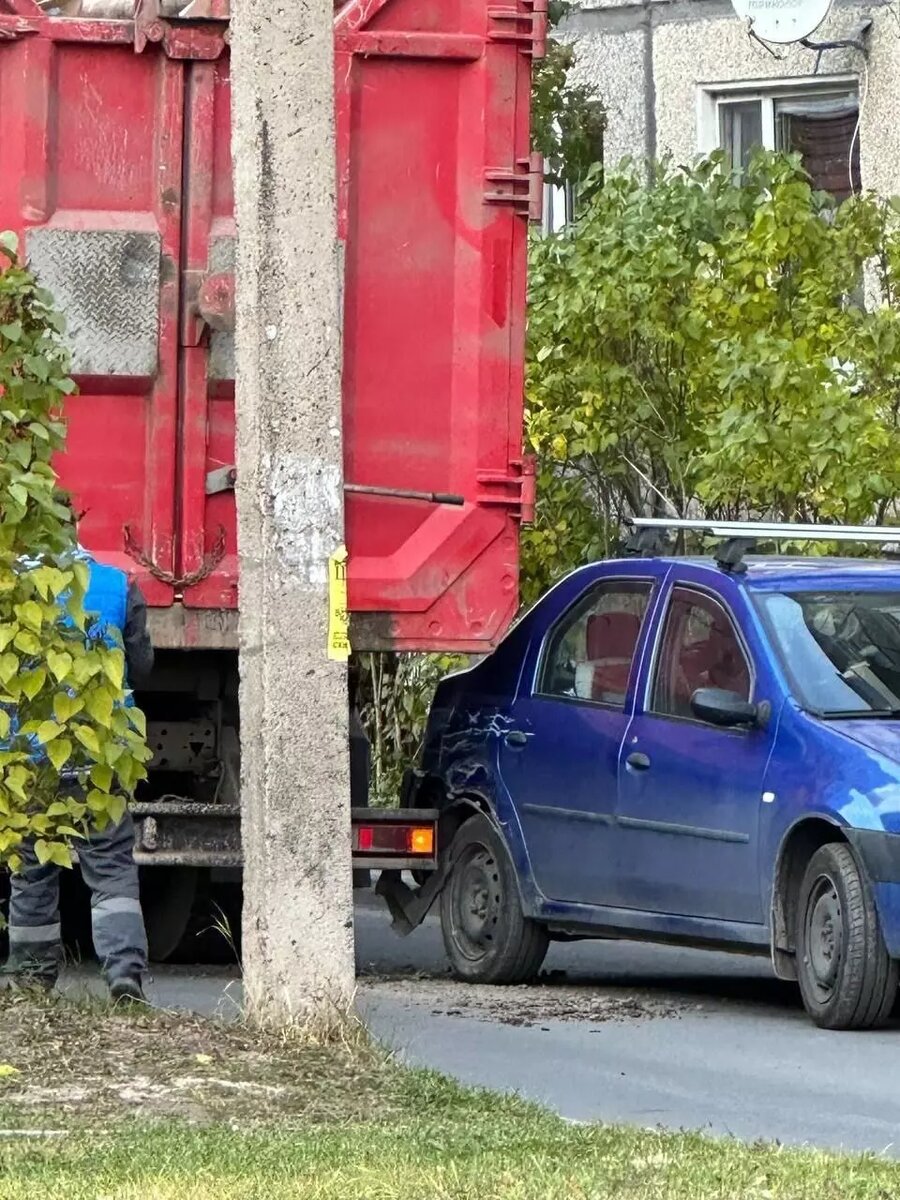     Источник: Телеграм-канал "ДТП Птз и Карелии"