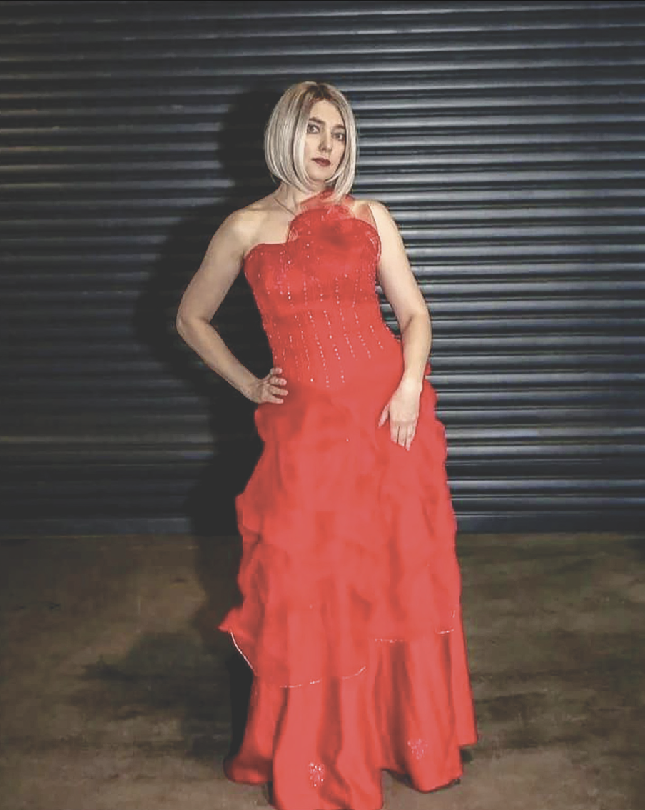    Героиню материала выбрали в этом платье участвовать в "Голубом огоньке".Алиса Латыпова