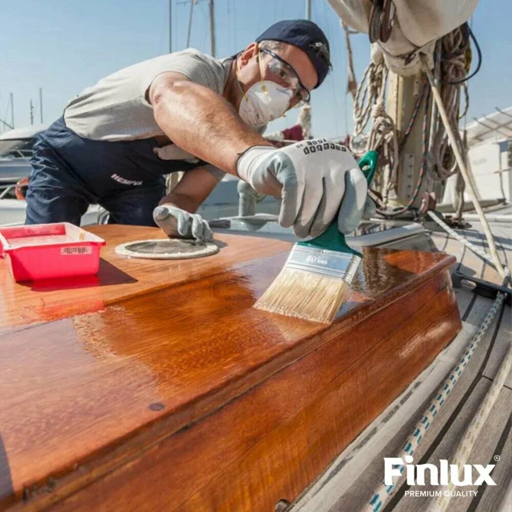 Рекомендуемый товар: Лак Finlux F-2161. Этот инновационный атмосферостойкий лак идеально подходит для защиты деревянных конструкций, находящихся в контакте с водой, таких как лестницы, лодки и яхты.