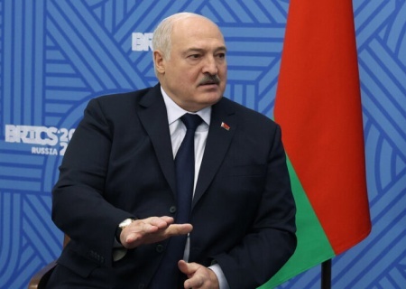    Лукашенко: Россия ударит так, что Украина исчезнет