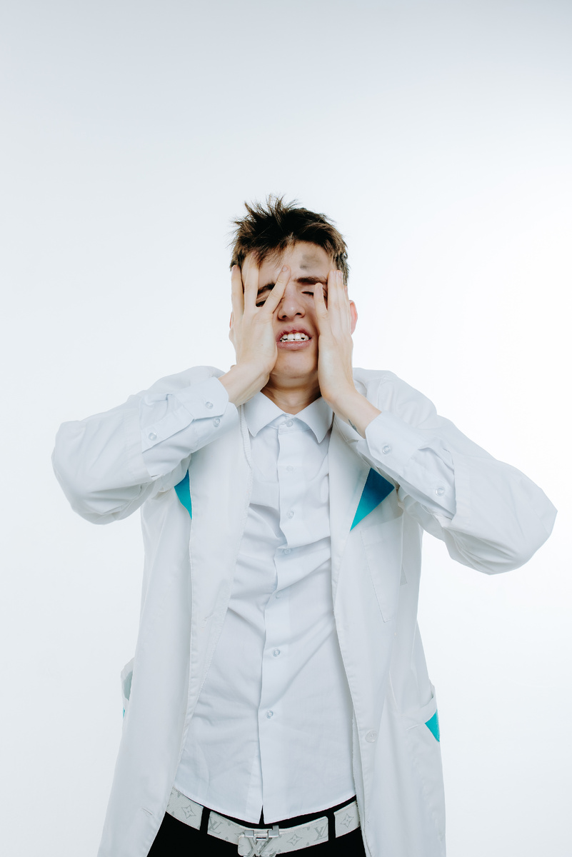 Переигрываем, конечно... но проблемка то реально есть. Безумный учёный, наш персонаж, знает.