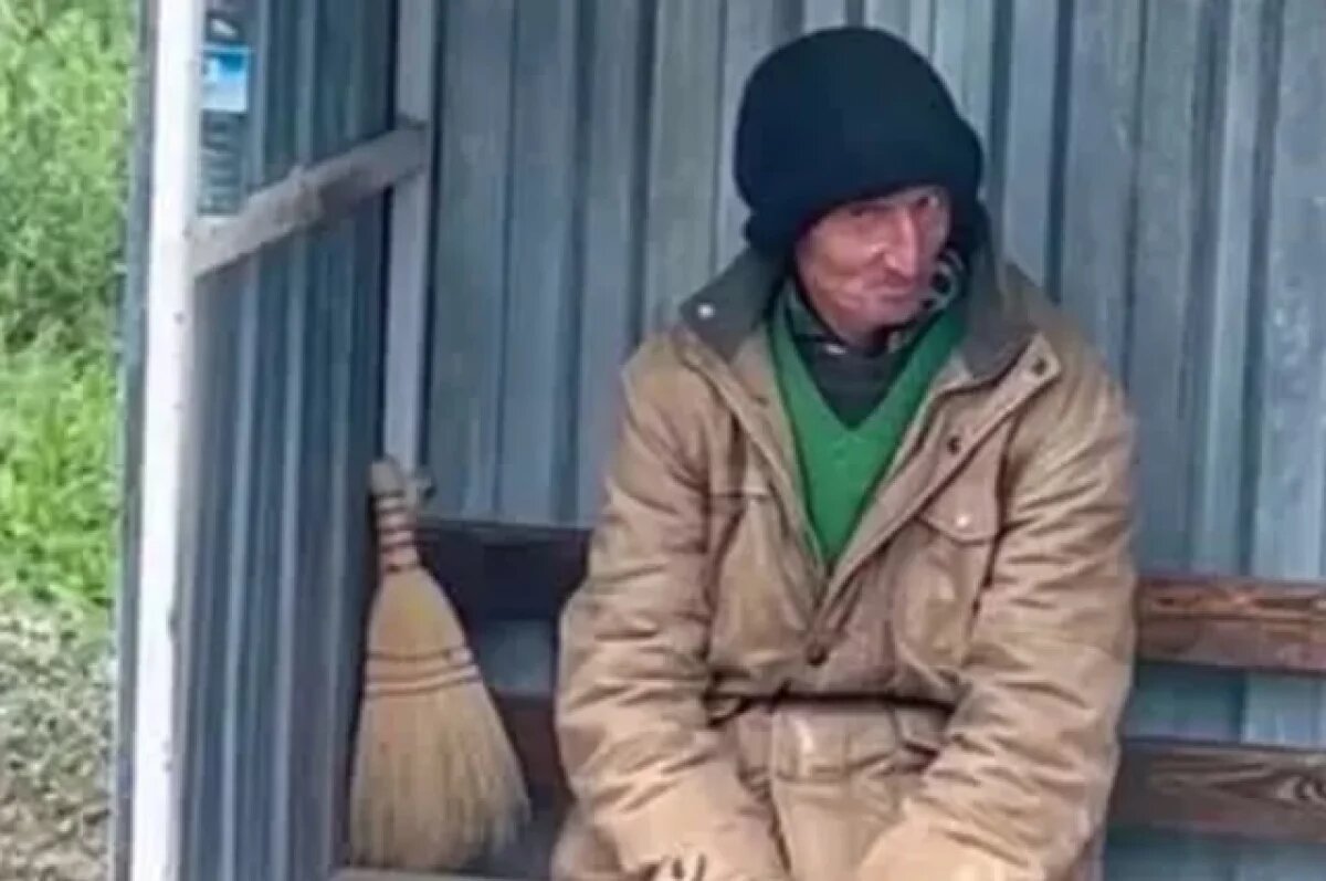    Haber7: житель Турции 24 года ждёт свою возлюбленную на остановке