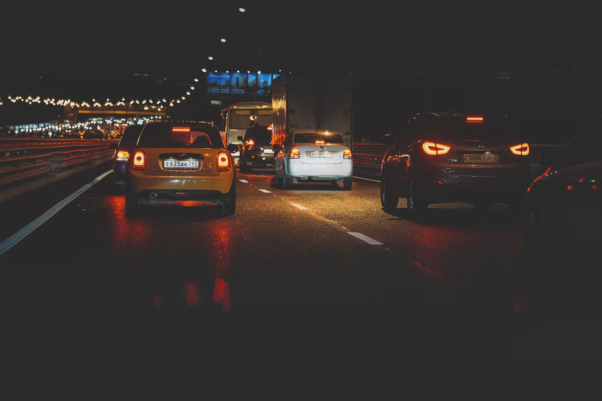 Источник: https://unsplash.com/photos/cars-on-road-during-night-time-A_UQ1uCB3EE