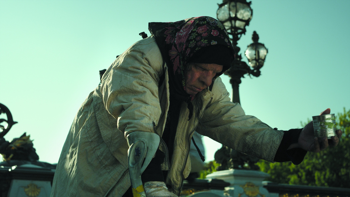 Кадр из фильма "Корпорация "Святые моторы" (2012)