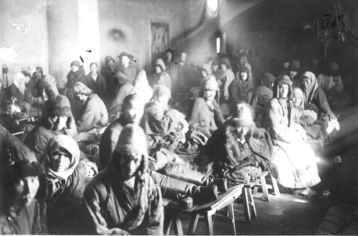 Голод в Казахстане. Казахские аулы, спасаясь от недоедания, принудительной коллективизации и конфискации скота, стали массово откочевывать. Фото: https://kazpravda.kz/n/pravo-na-zhizn/