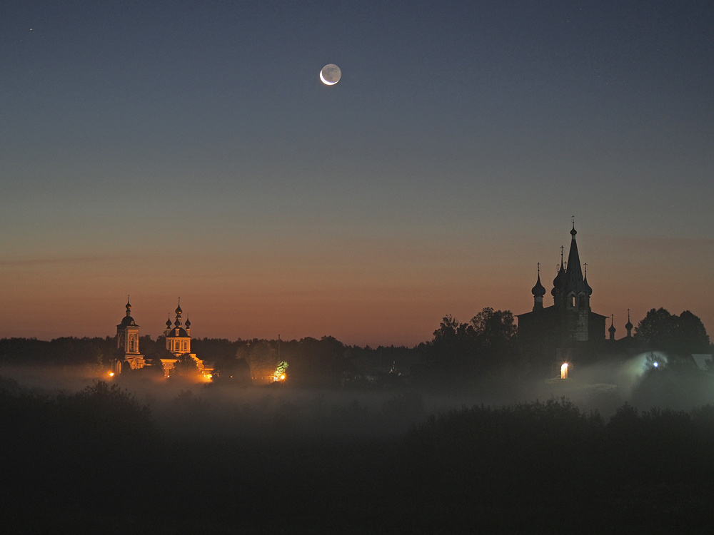Благовещенский собор и Успенский монастырь. Время 4:02.