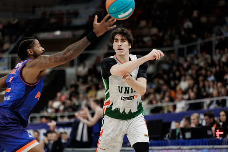    Перед последней четвертью команды разделяло 3 очка.   
Фото: unics.ru