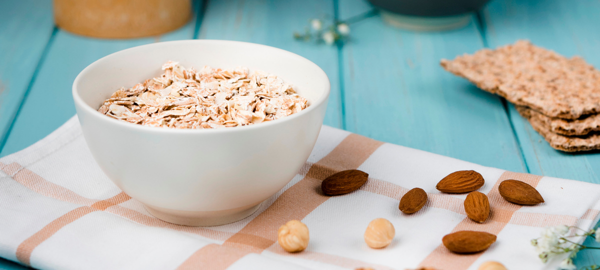 Источник изображения: <a href="https://ru.freepik.com/free-photo/close-up-muesli-bowl-with-nuts_7066893.htm#fromView=search&page=1&position=19&uuid=22be8bd9-8414-4f73-b1ac-66aed4ca7a97">Изображение от freepik</a>