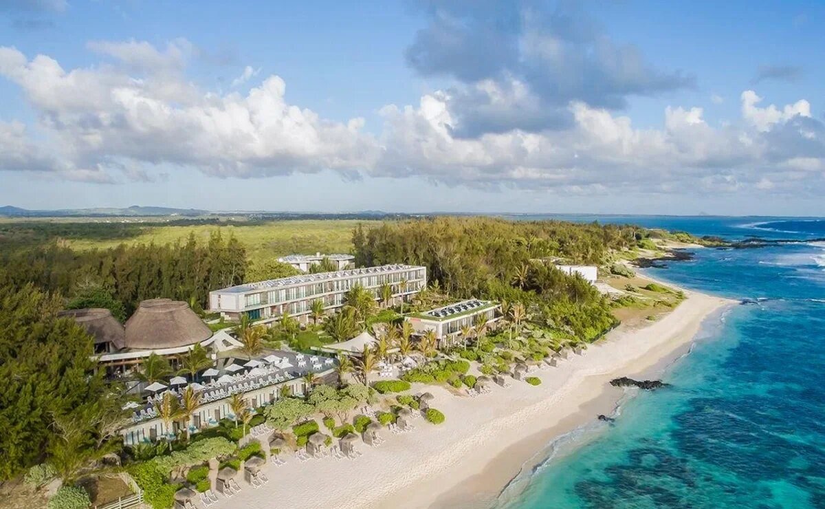    Маврикий на зиму остался без прямых рейсов. Как лететь со стыковками, сколько стоят билеты и туры