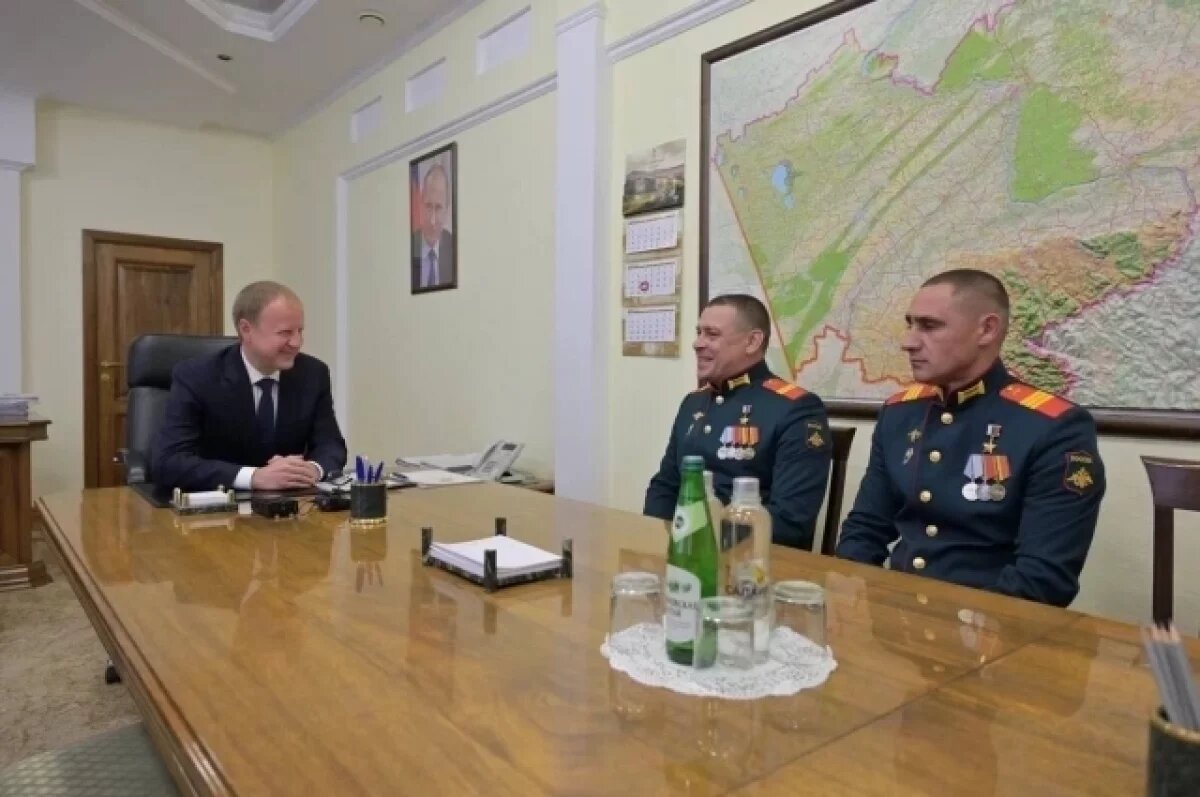    Алтайский губернатор провел встречу с Героями России